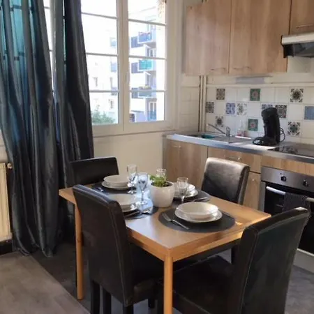 Le Petit Paris Lägenhet Calais