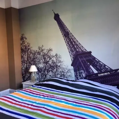 Le Petit Paris Apartament *